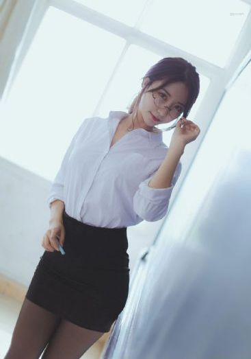 三级艳女伦交在线观看-超清老版国语字幕